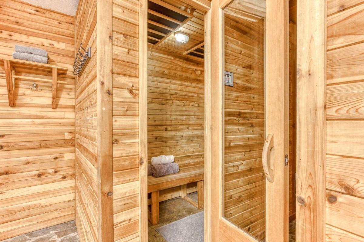 Great Blue Lodge - Spacious Ski Lodge, Hot Tub, Sauna, Game Room & More Government Camp Εξωτερικό φωτογραφία