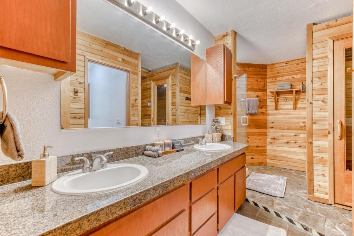 Great Blue Lodge - Spacious Ski Lodge, Hot Tub, Sauna, Game Room & More Government Camp Εξωτερικό φωτογραφία