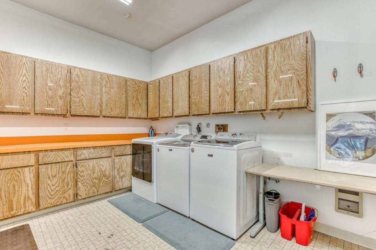 Great Blue Lodge - Spacious Ski Lodge, Hot Tub, Sauna, Game Room & More Government Camp Εξωτερικό φωτογραφία